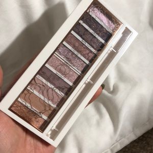 Flower beauty shimmer & shade palette